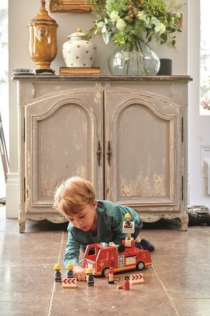 Drewniany wóz strażacki, Tender Leaf Toys