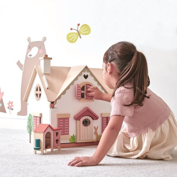 Drewniany dwupiętrowy domek dla lalek z wyposażeniem, Tender Leaf Toys